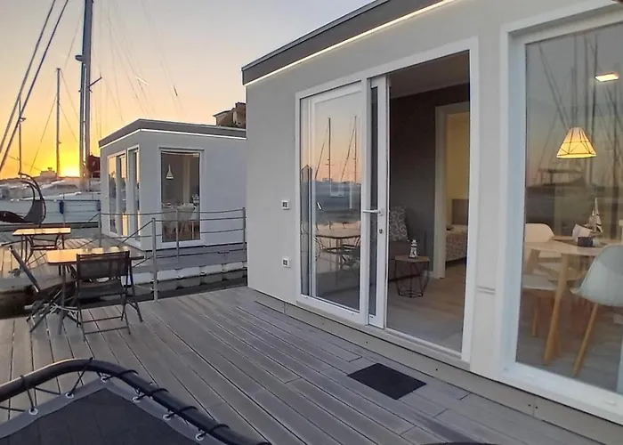Marina Degli Estensi Floating Resort